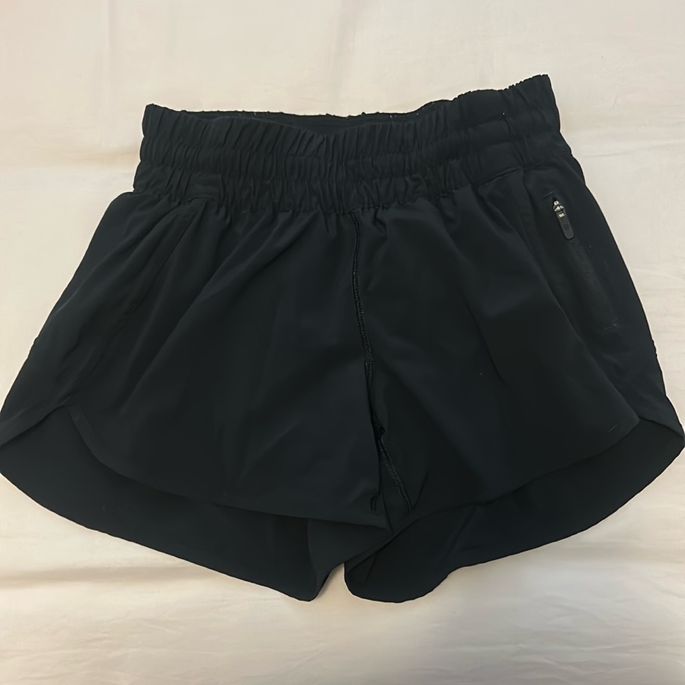 lululemon running shorts size 6